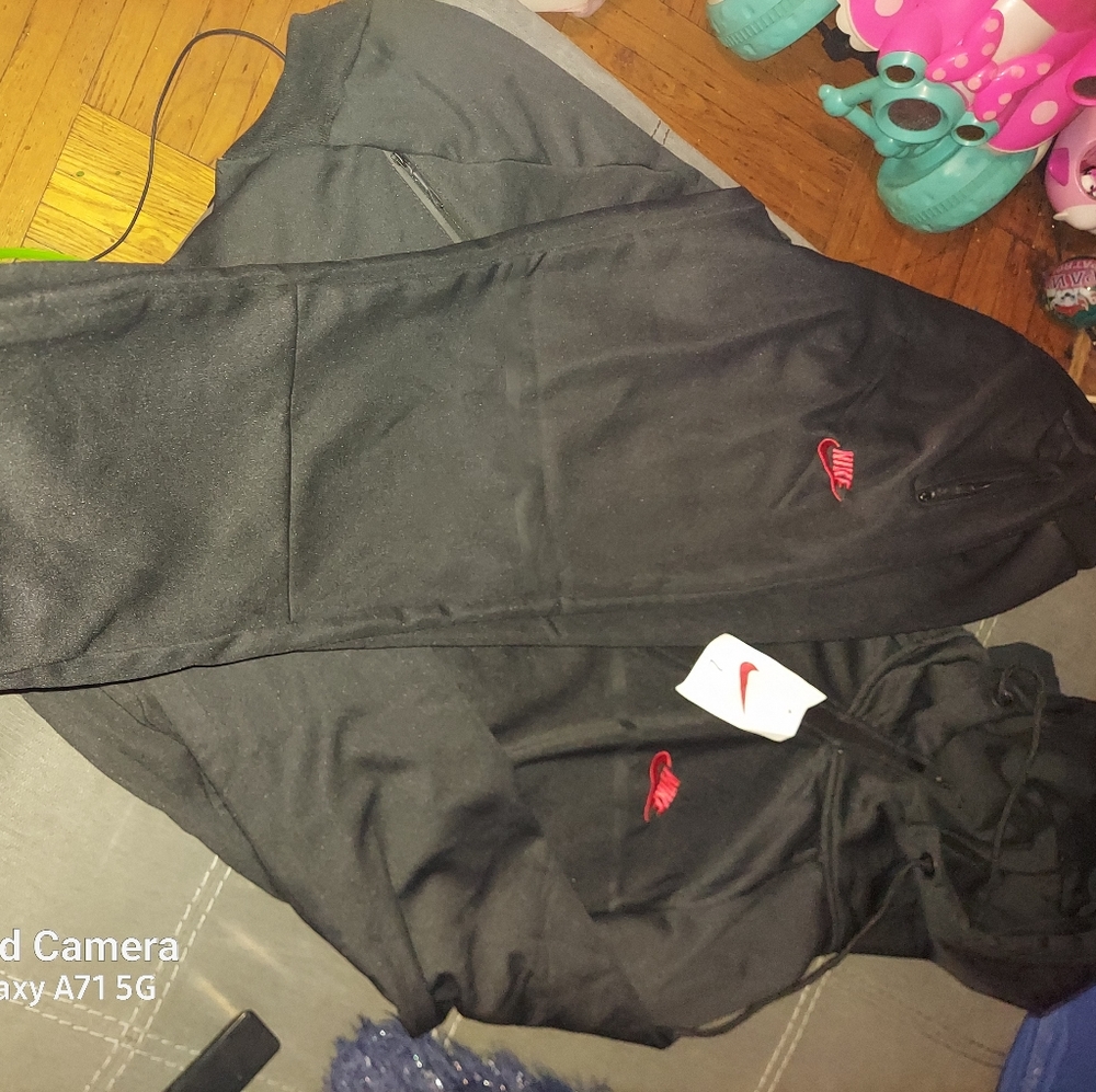 Brand new Nike jogging suit